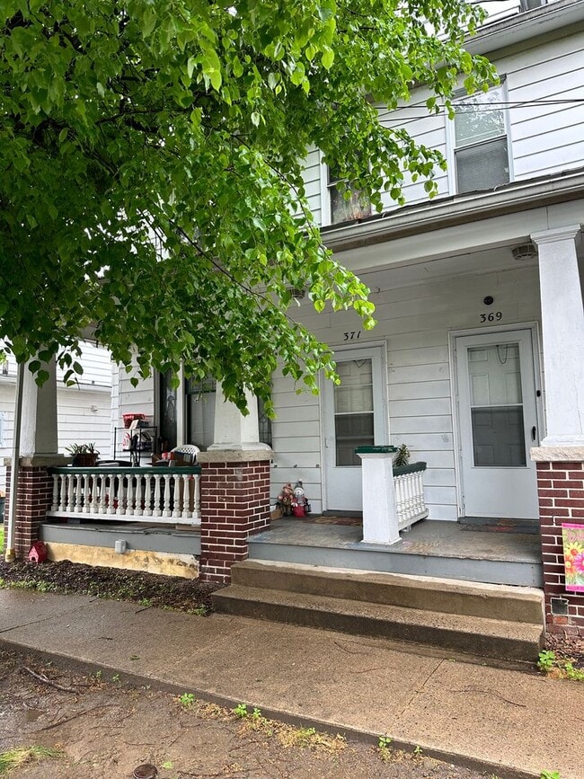 Building Photo - 369-371 New Grove St Unit 371