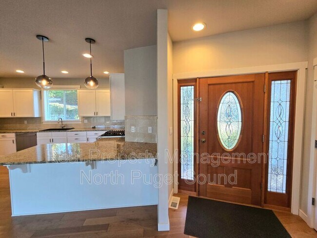 Photo - 11017 18th St NE