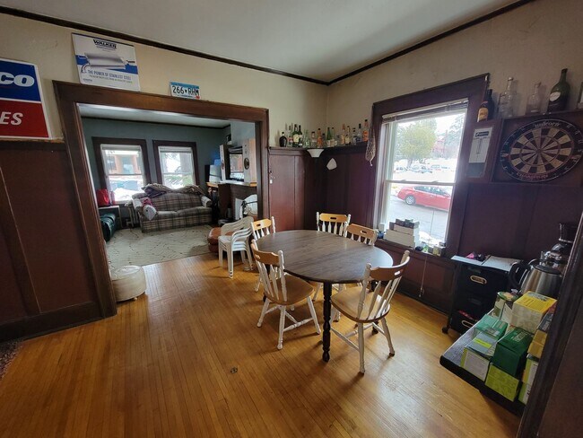 Photo - AVAILABLE JUNE -  4 Bed 1 Bath Townhome