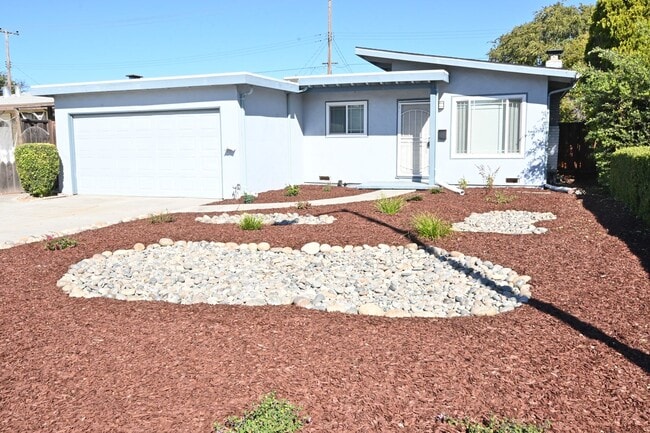 Building Photo - Central Santa Clara Location, 3/2 with AC
