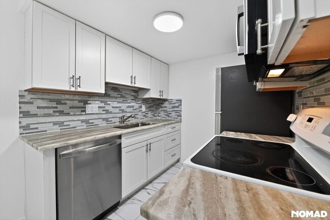 Photo - 747 W Cleveland Cir