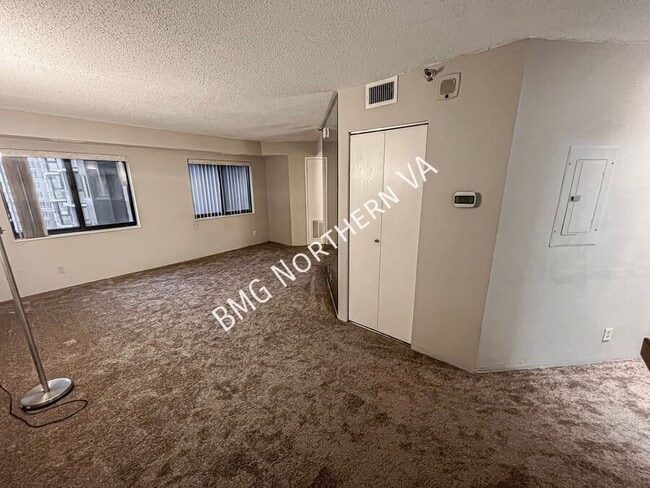 Photo - 900 N Stafford St