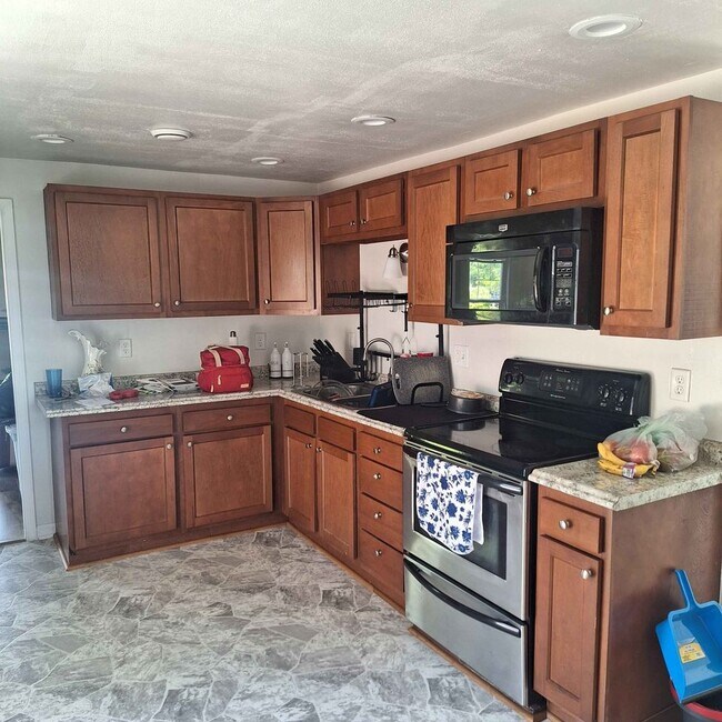 Photo - 631 Broad St Unit Lower