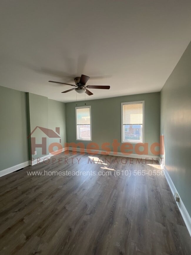 Building Photo - 2 Bedroom 1.5 Bathroom Home!