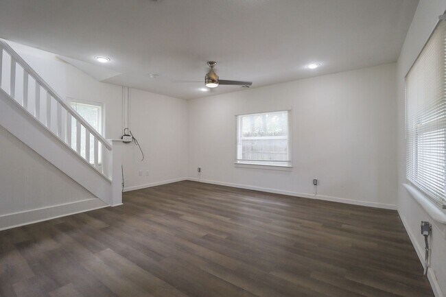 Photo - N Rosedale Ave Duplex Unit 219 1/2
