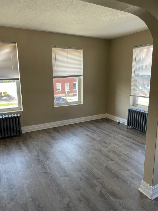 Building Photo - 57 W 2nd St Unit 2 Rental