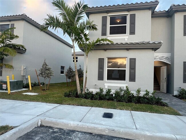 Photo - 106 NW 11th Ct Casa Adosada