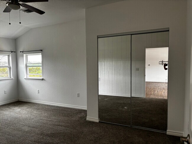 Photo - 240 Country Club Rd