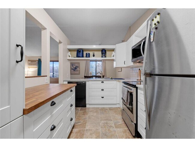 Photo - 4151 Boone Ave N Unidad 203