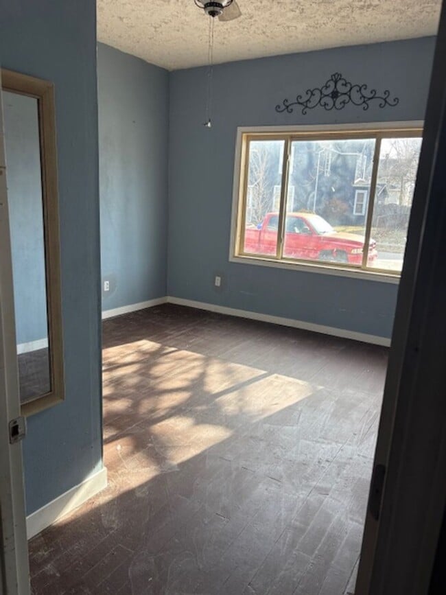 Photo - 854 E Washington St