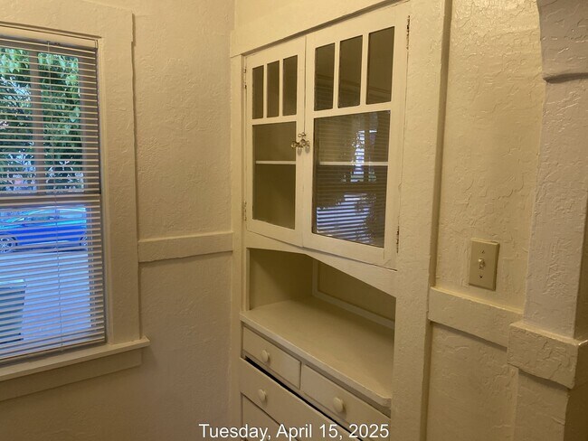Photo - 1 Bedroom, 1 Bath Unit Available Now!