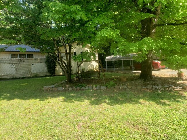 Photo - 509 8th Ave NE