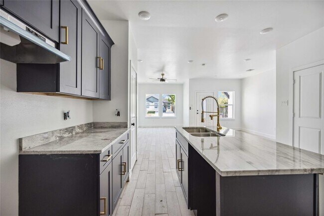 Photo - 5122 Southwind St Unit B