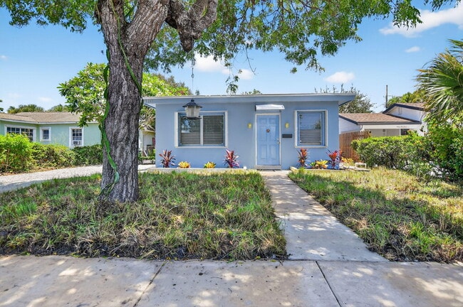 Building Photo - 910 SE 3rd St Rental