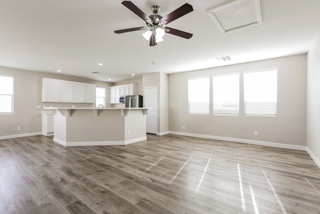 Photo - 6578 Holly River St