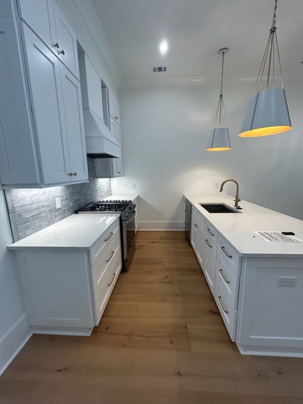 Photo - 310 W 38th St