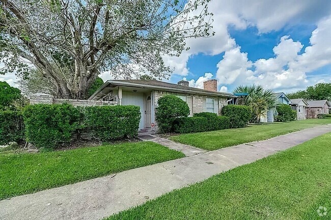 Building Photo - 13159 High Star Dr Rental