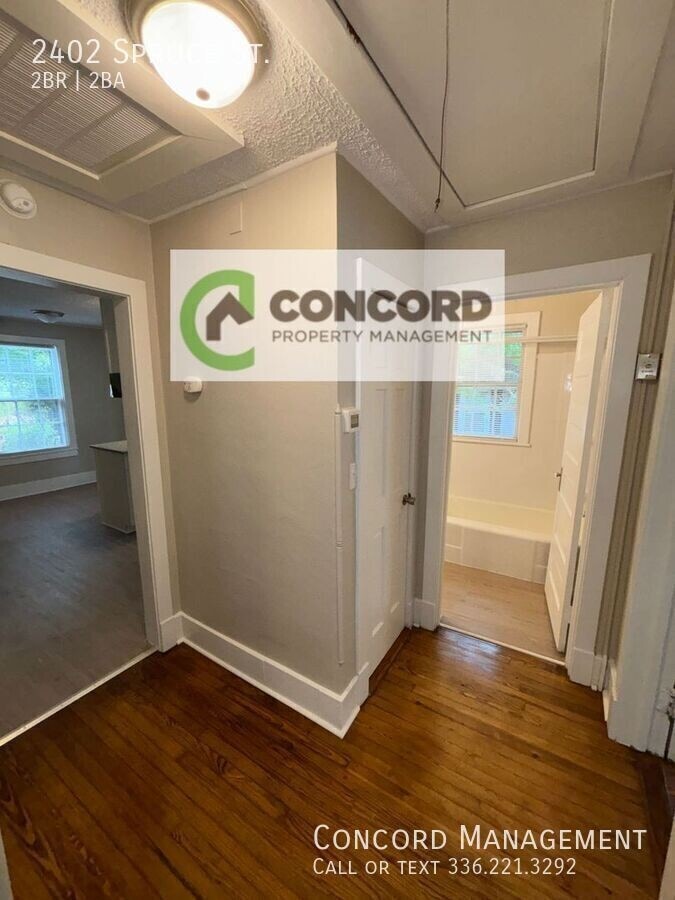 Photo - 2402 Spruce St