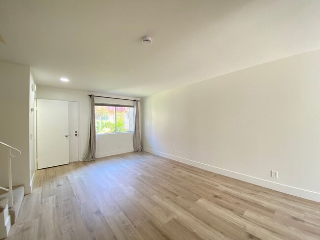 Photo - 637 Beverly Pl