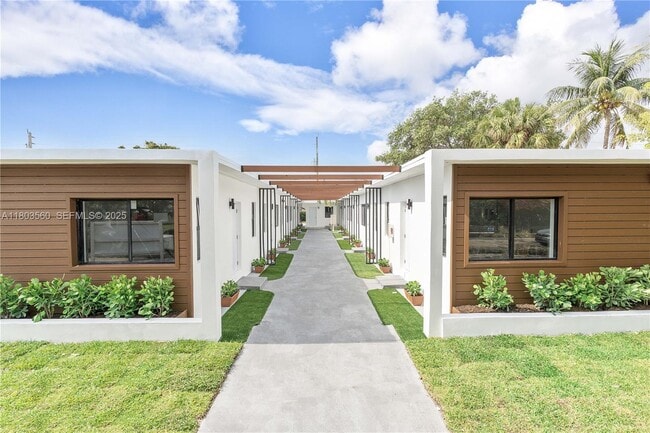 Photo - 1946 Pierce St Unit 8