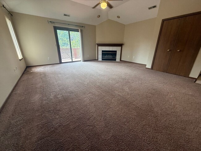 Photo - 2-Bedrom Condo Apartment in Broadview Hts!!