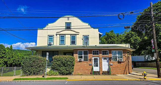 Building Photo - 281 E Main St
