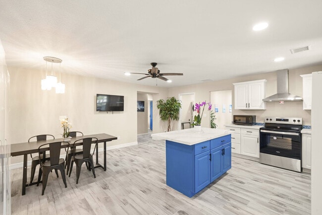 Photo - 1307 Diplomat Way