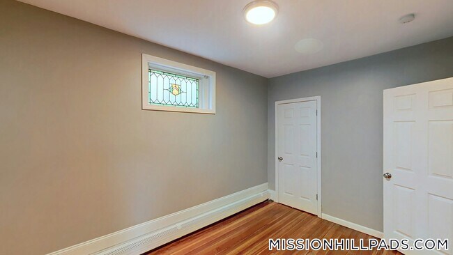4A Weld Ave Unit 1
