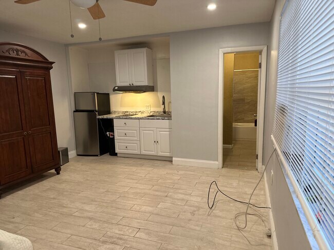 Photo - 6820 Scott St