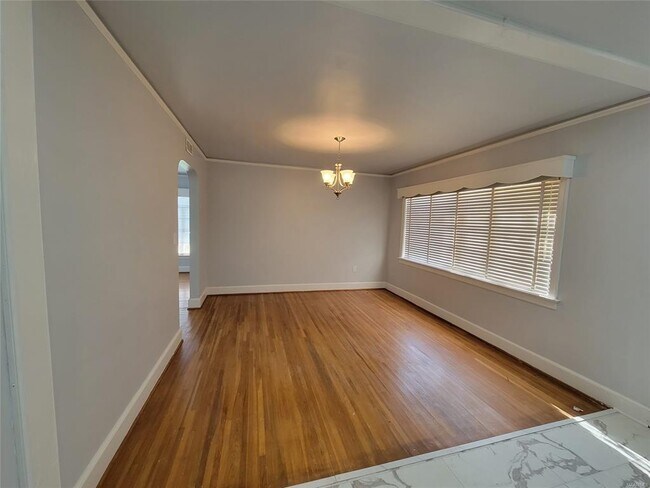 123 Brantwood Dr