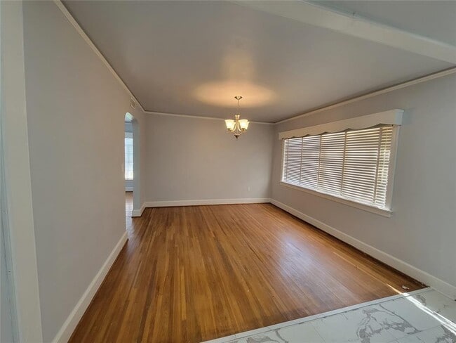 Photo - 123 Brantwood Dr