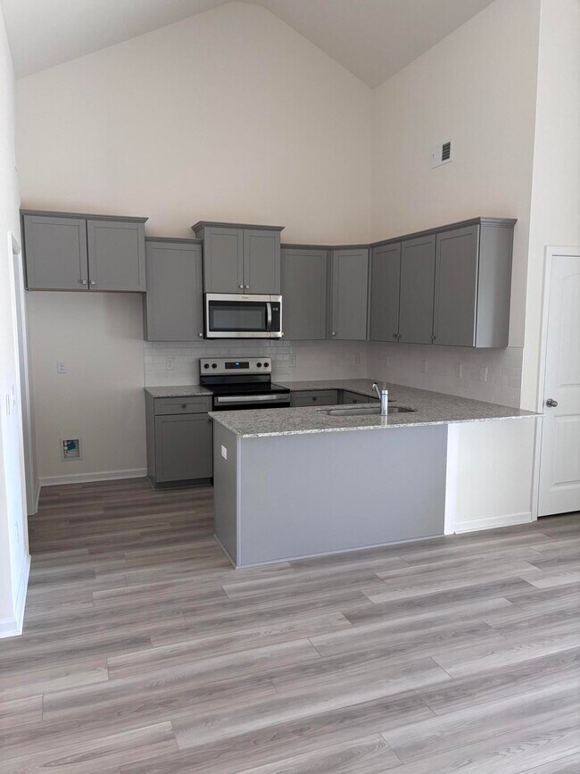 Photo - 332 Acorn St