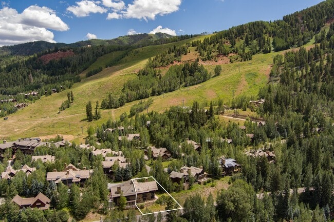 Photo - 83 Exhibition Ln