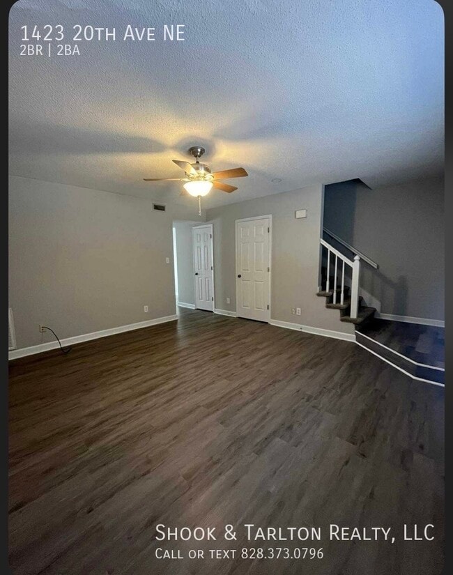 Photo - 1423 20th Ave NE