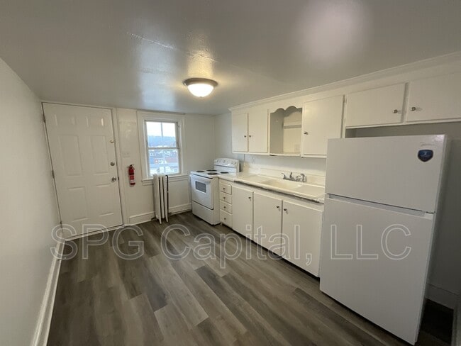 Photo - 934 W Princess St