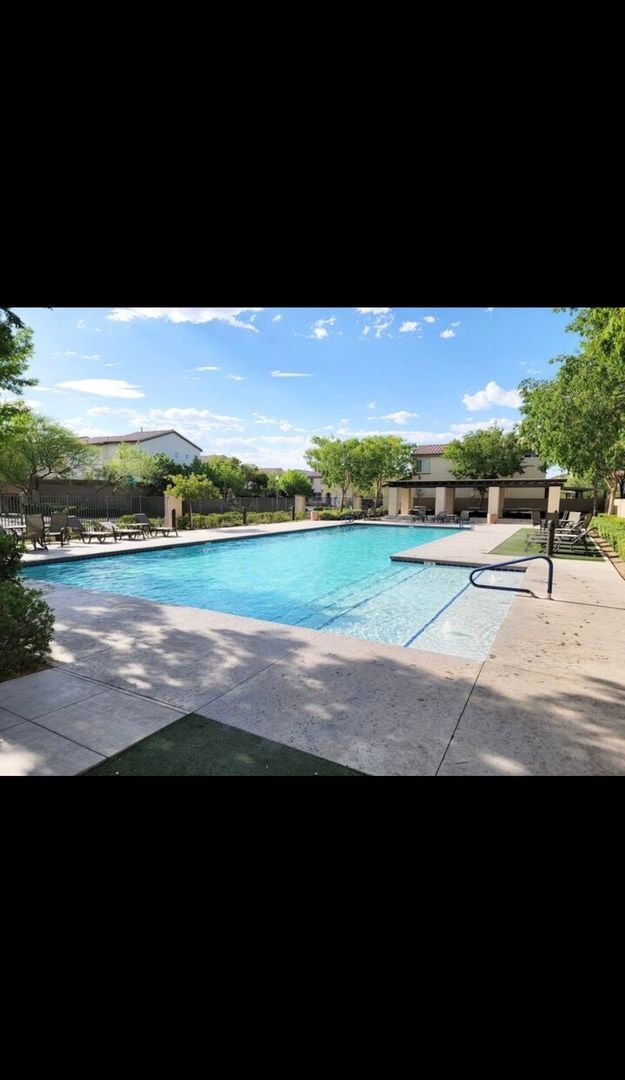 Building Photo - ?Charming 3-bedroom Home!