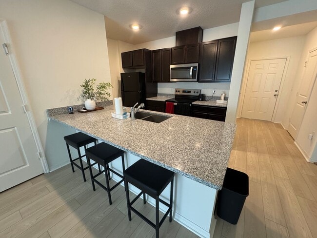 Photo - 663 Meadows Edge Pl