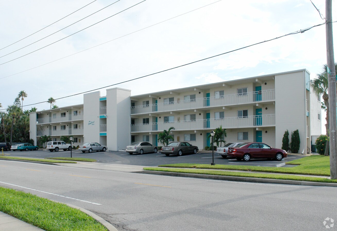 Linn Crest Apartments - Linn Crest Apartments