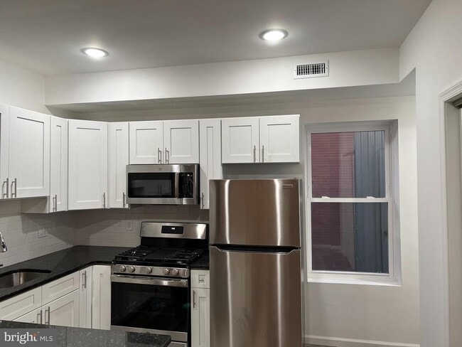 Photo - 2814 Master St Unit B