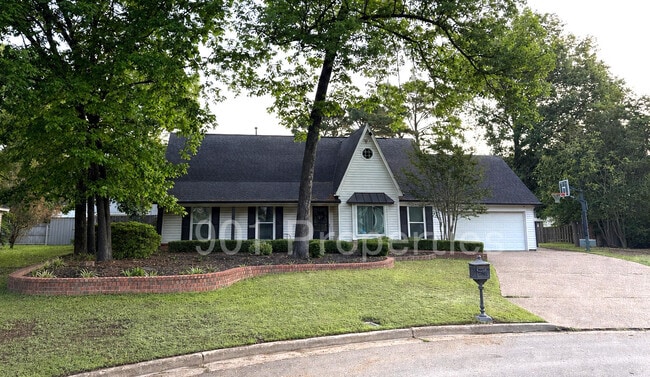 Building Photo - 1602 Bubbling Brook Dr