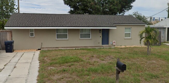 Building Photo - 4229 W Bay Vista Ave