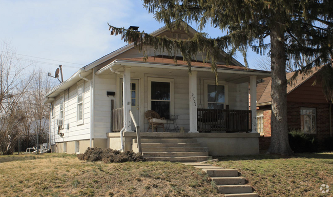 Building Photo - 2721 Springmont Ave Rental