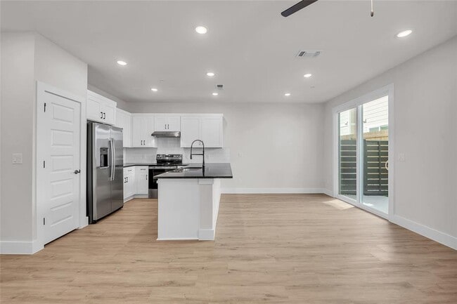 Photo - 7600 Strong Bow Ct