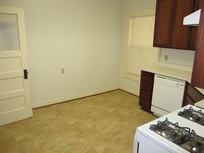 Photo - 417-421 Normal Ave Unidad 417 Normal Ave