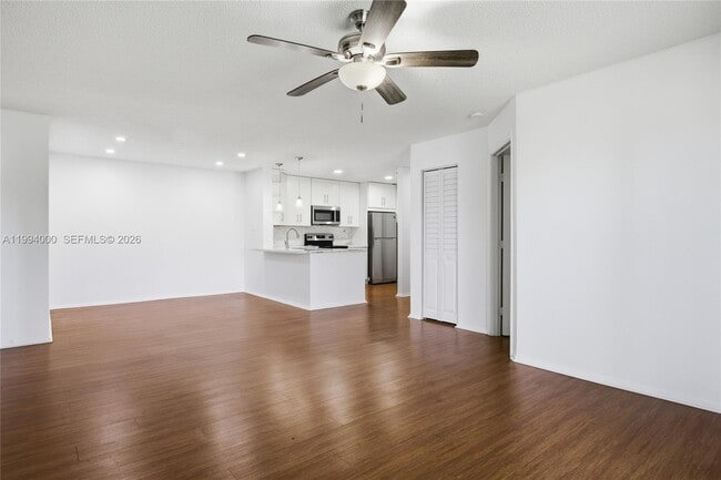 Photo - 11245 W Atlantic Blvd Unidad 208