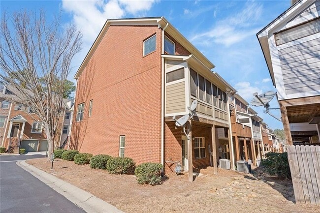 Photo - 2763 Durham Dr NE