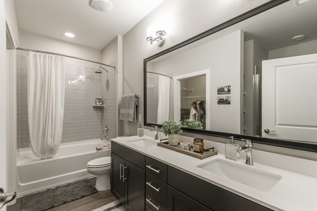 Heartwood at Lockwood Glen apartments — community photo