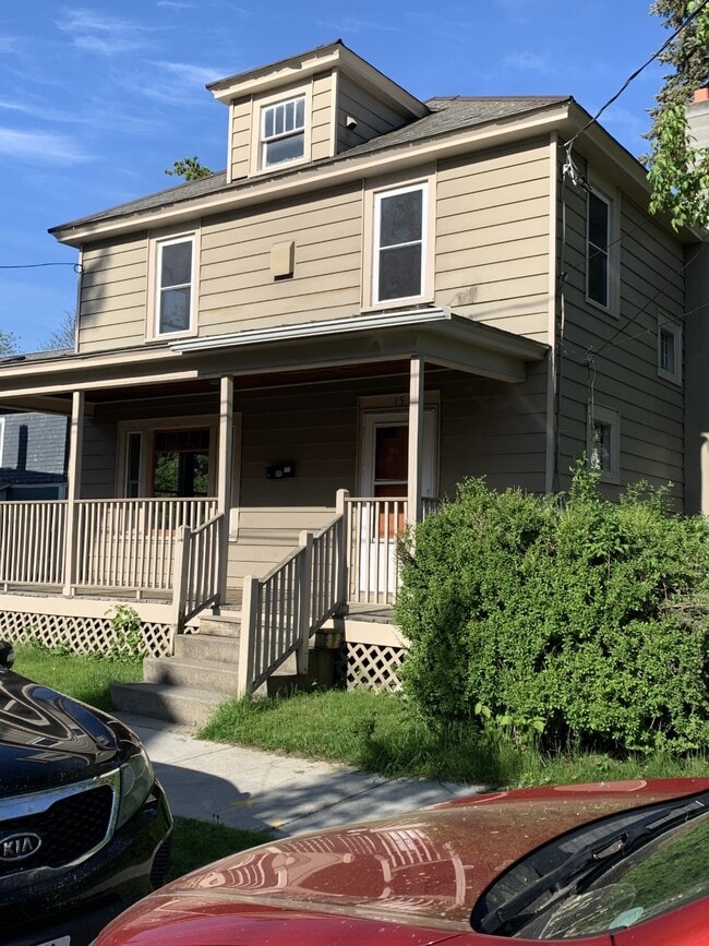 Building Photo - 15 Isham St Rental