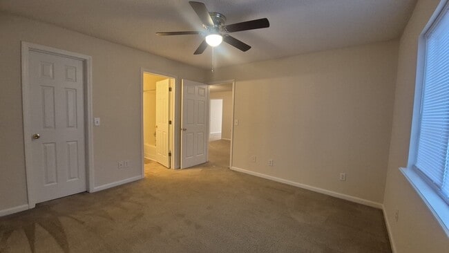 Photo - 320 Brownlea Dr Unit 2D