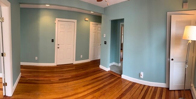 Building Photo - 291 Dorchester St Unit 2 Rental